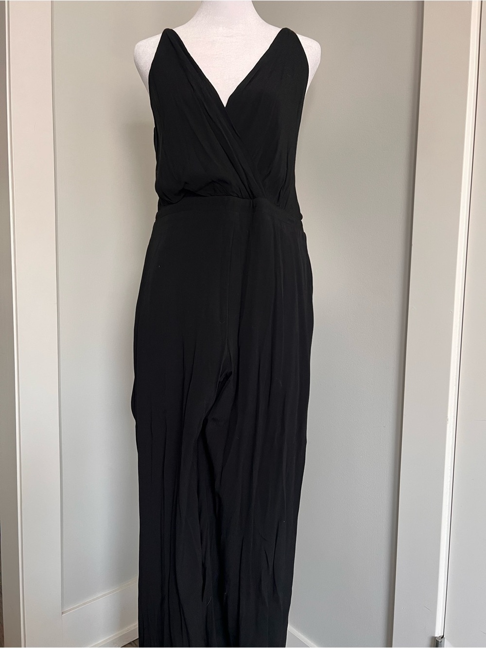 Black Sleeveless V-Neck Jumpsuit